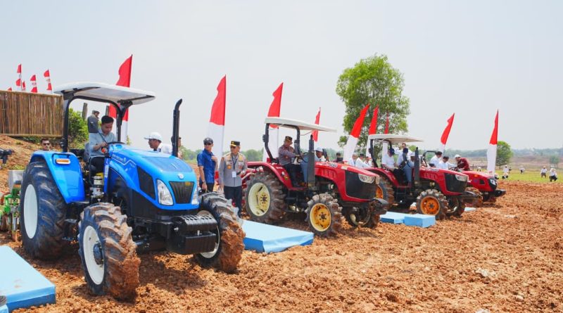 Wapres Pimpin Tanam Jagung Serentak Kuartal IV Polri, Komitmen Dukung Swasembada Pangan