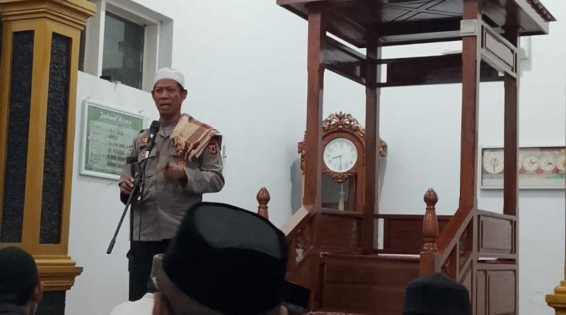 Binmas Polres Bone Berikan Ceramah Kamtibmas di Masjid Al-Muhajirin BTN Pepabri