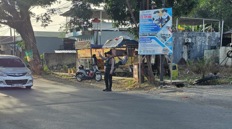 Jaga Masyarakat Agar Tertib Berlalu Lingas di Pagi Hari, Personil Sat Samapta Rutin Patroli dan Pengaturan Pagi