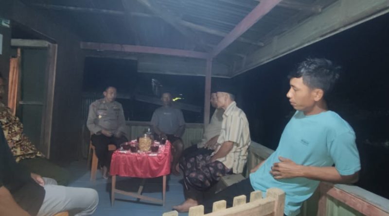Kapolsek Salomekko AKP Darfin Tahrir, SH Laksanakan Sambang ke Rumah Warga di Desa Ulubalang