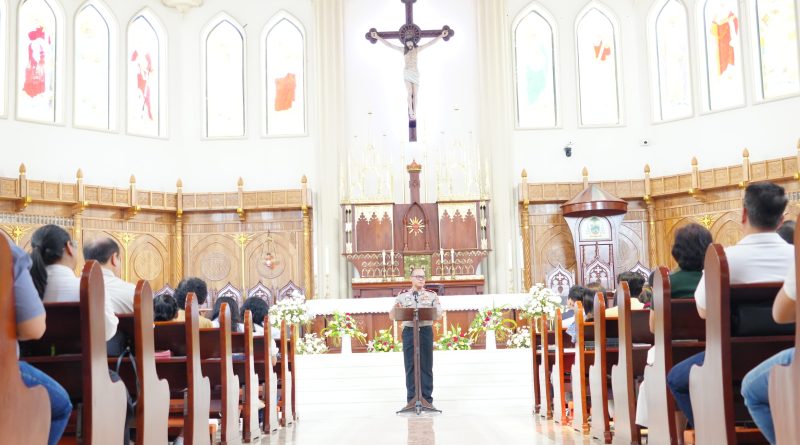 Cegah Hoaks Hingga Scam Online, Wakapolda Sulsel Sampaikan Pesan Kamtibmas di Minggu Kasih Katedral Makassar