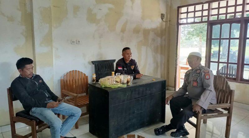 Jalin Silaturahmi dengan Perangkat Desa AIPTU Mustamin Laksanakan DDS di Desa Tadang Palie